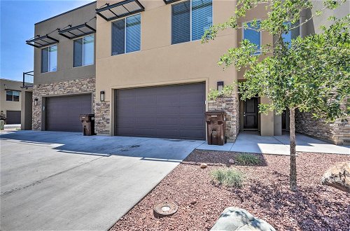 Photo 11 - Luxury Downtown Moab Townhome w/ Pool Access