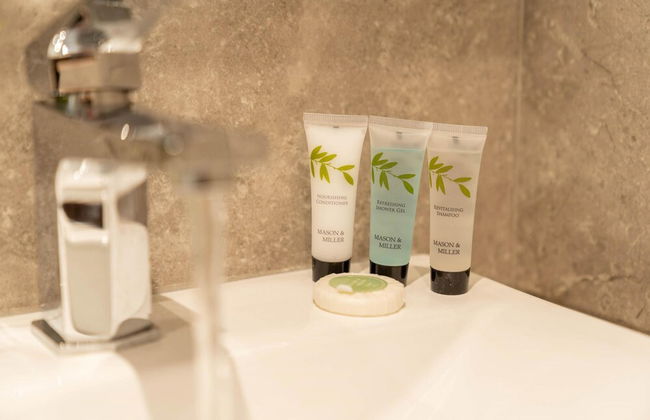 Four Bedroom House With Garden and Parking in West Midlands - Foto 12