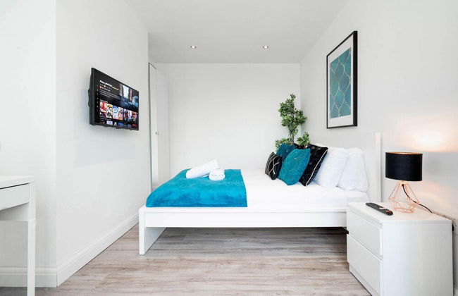 Four Bedroom House With Garden and Parking in West Midlands - Foto 6