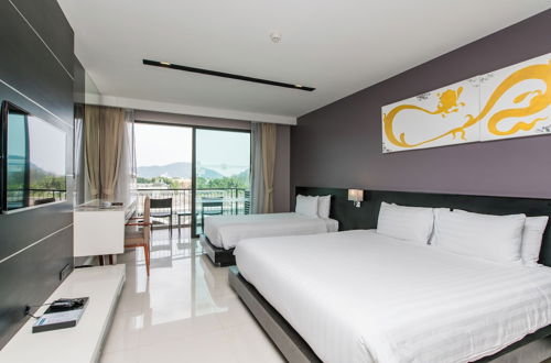 Photo 3 - Suite Large Studio Apt With Hot Tub Bath In Front Pa Tong Beach