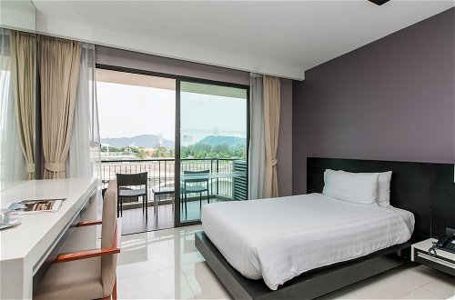 Foto 5 - Suite Large Studio Apt With Hot Tub Bath In Front Pa Tong Beach
