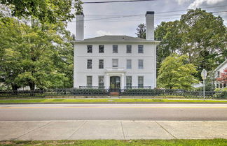 Photo 1 - Elegant Norwich House w/ Billiards Room & Ballroom