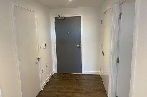 Photo 11 - Salford City Retreat - Modern 2 Bedroom Apartment