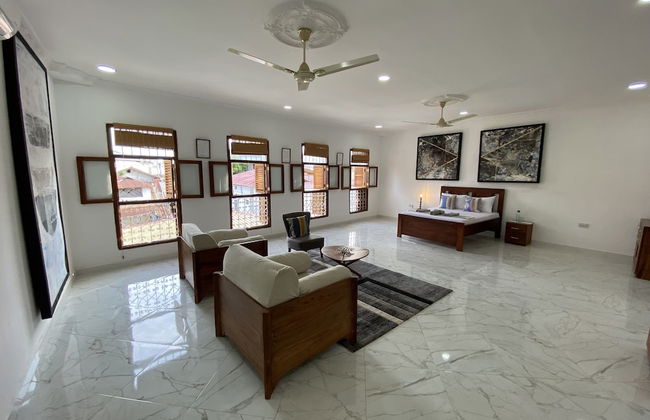 Tarawanda House - Photo 1