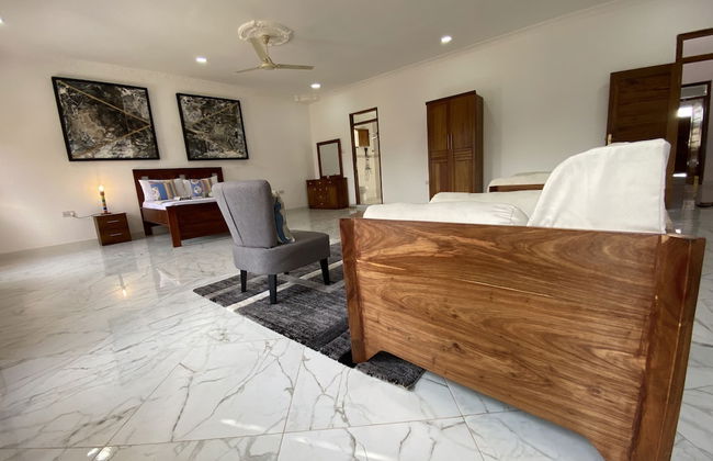 Tarawanda House - Photo 2