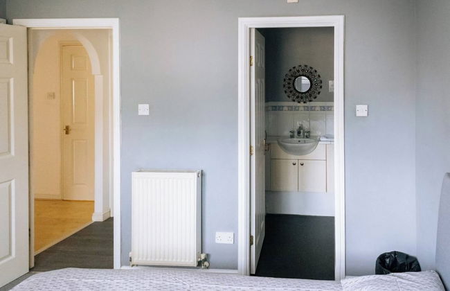 Snug & Serene 2BD Flat - Roseburn - Foto 27