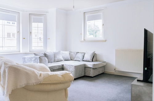 Photo 15 - Snug & Serene 2BD Flat - Roseburn