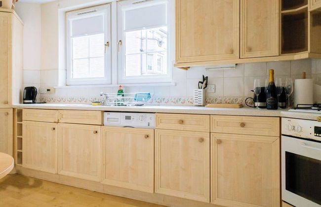 Snug & Serene 2BD Flat - Roseburn - Foto 10