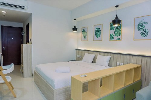Foto 1 - Cozy Stay And Elegant Studio At West Vista Apartment