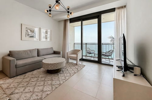 Foto 1 - Luxury StayCation - Incredible Sea View Apartment With Balcony