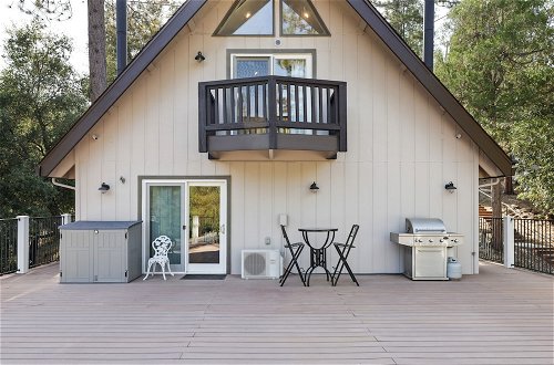Foto 25 - Spacious Pine Mountain Lake Cabin Rental w/ Decks