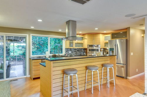 Photo 9 - Lake Oswego Home w/ Covered Patio: Near Portland