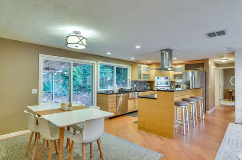 Photo 8 - Lake Oswego Home w/ Covered Patio: Near Portland