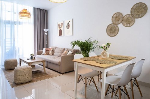 Photo 17 - Waves - Charming Apt With Balcony, Minutes From The Beach