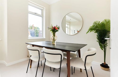 Photo 11 - The Wandsworth Gem - Astonishing 3bdr Flat