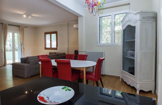 Family Friendly Comfort 3 Bd in Kifisia - Photo 40