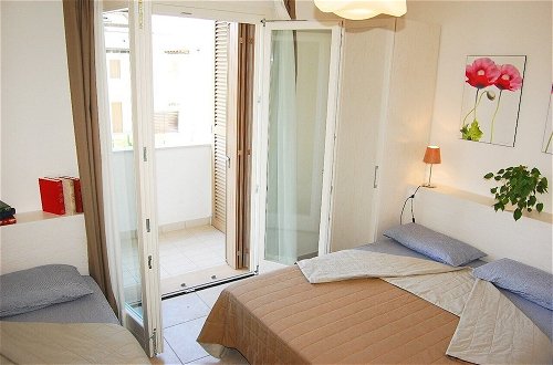 Foto 2 - Apartment With Swimming Pool and Garden - Beahost