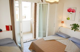 Photo 2 - Apartment With Swimming Pool and Garden - Beahost