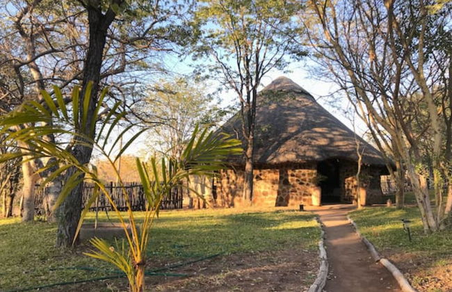 Bungalow 4 on This World Renowned Eco Site 40 Minutes From Vic Falls Fully Catered Stay - 1988 - Foto 19