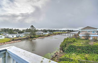 Photo 2 - Pet-friendly Vacation Rental in Ocean Shores