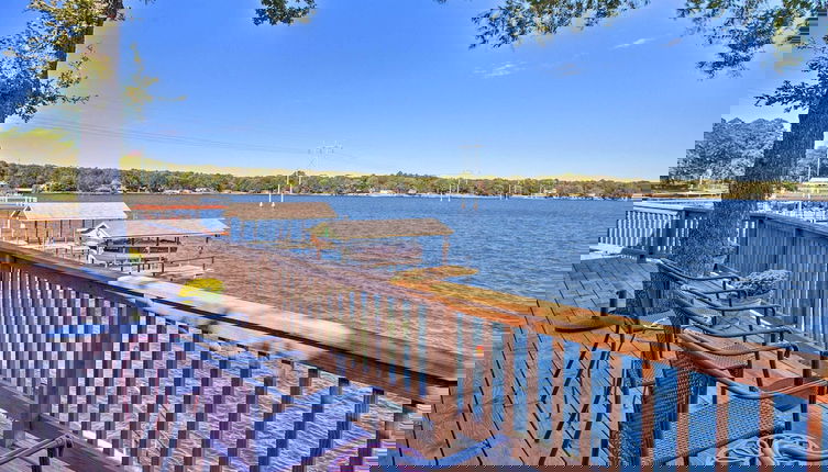 Foto 1 - Dock & Fire Pit: Waterfront Cedar Creek Lake Home
