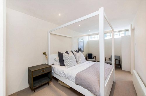 Photo 34 - Divine 3 Bed Mews-house Battersea