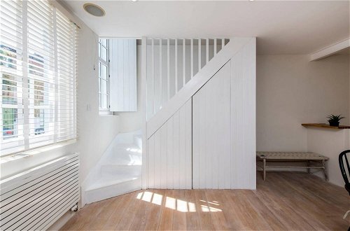Photo 10 - Divine 3 Bed Mews-house Battersea