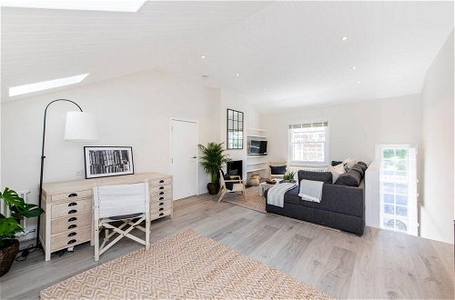 Photo 14 - Divine 3 Bed Mews-house Battersea