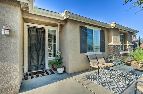 Photo 33 - Spacious Bakersfield Home w/ Outdoor Pool