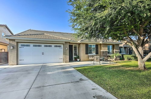 Foto 38 - Spacious Bakersfield Home w/ Outdoor Pool