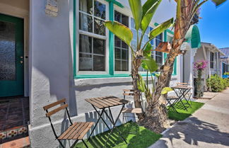 Foto 2 - Charming Renovated Avalon Townhome, Walk to Beach