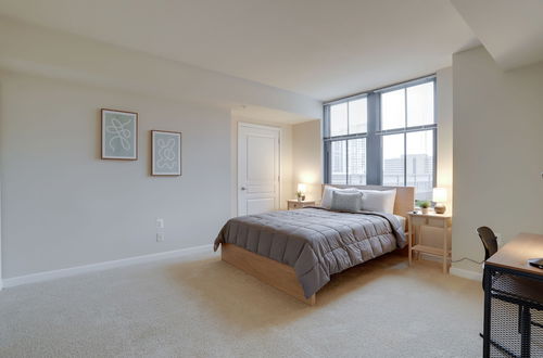 Photo 11 - Amazing 2BR Condo in Pentagon City