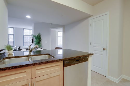 Photo 20 - Amazing 2BR Condo in Pentagon City