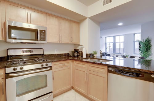 Foto 18 - Amazing 2BR Condo in Pentagon City