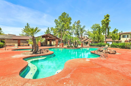 Photo 14 - Vibrant Gilbert Gem: Community Pool & Hot Tub