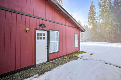 Photo 14 - Cozy Darrington Cottage w/ Grill, Near Trails