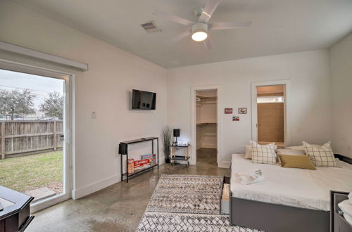 Photo 30 - Downtown Houston Townhome w/ Balcony + Yard