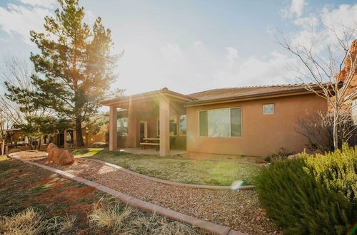 Photo 4 - Bright Modern Abode - 32 Miles to Zion Nat'l Park