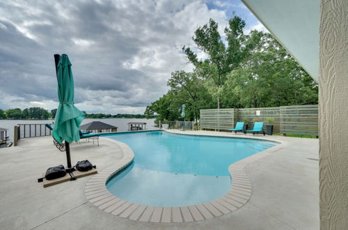 Photo 27 - Lakefront Pittsburg Villa w/ Private Pool