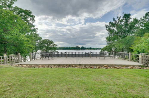 Photo 45 - Lakefront Pittsburg Villa w/ Private Pool