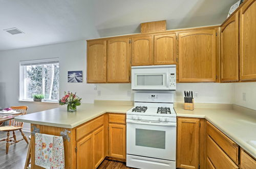 Foto 5 - Centrally Located Mt Shasta Home w/ Deck