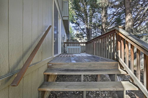 Foto 9 - Centrally Located Mt Shasta Home w/ Deck