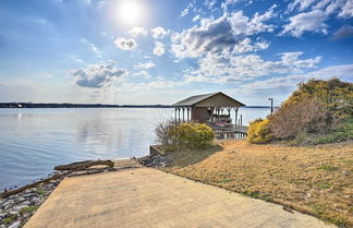 Photo 2 - Charming Weiss Lake Apartment w/ Boat Slip