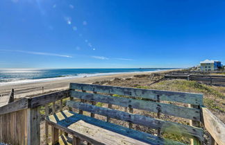 Foto 2 - 1 Ocean Fun:' Emerald Isle Apt, Steps to Beaches