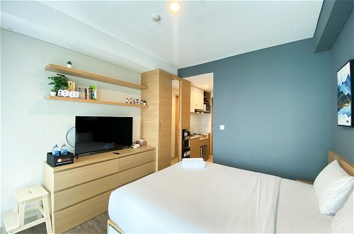 Photo 21 - Simply Look And Warm Studio Room Tamansari Iswara Apartment