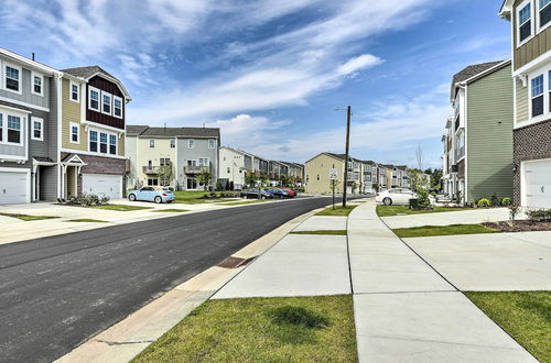 Foto 26 - Tasteful Durham Townhome - 6 Mi to Downtown