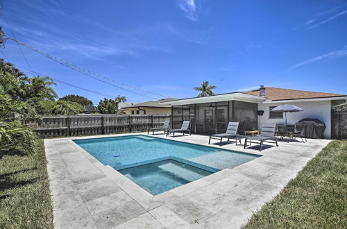 Photo 9 - Chic Beach House With Lanai and Private Yard