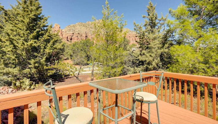 Foto 1 - Oak Creek Village Home w/ Deck & Red Rock Views