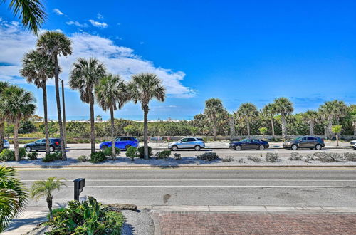 Foto 13 - Gulfview Lido Key Gem - Walk to Beach & Shops