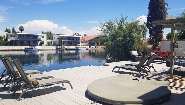 Foto 1 - Lakefront Tempe House W/sun Deck, Hot Tub & Boats